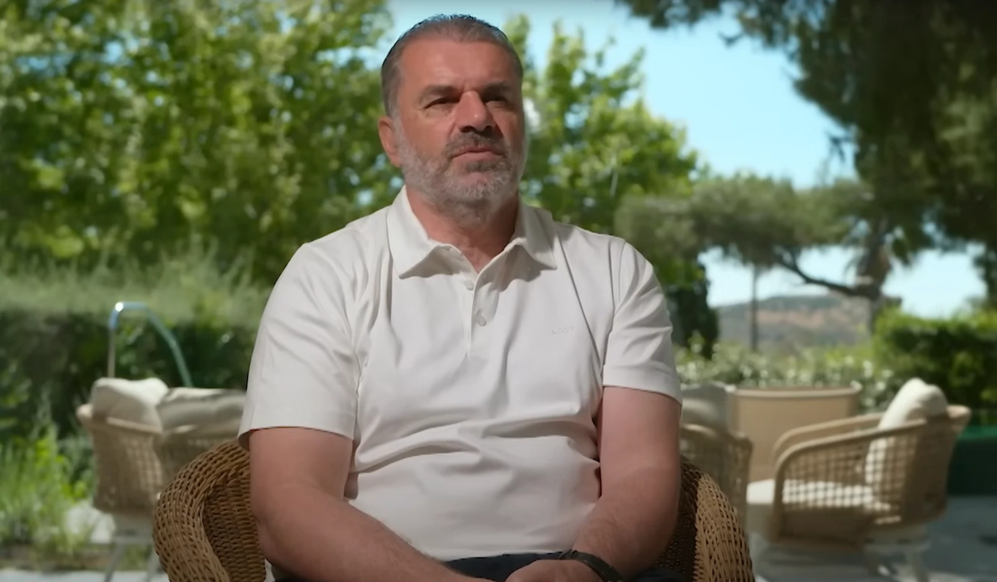 Ο Άγγελος Ποστέκογλου / Screenshot