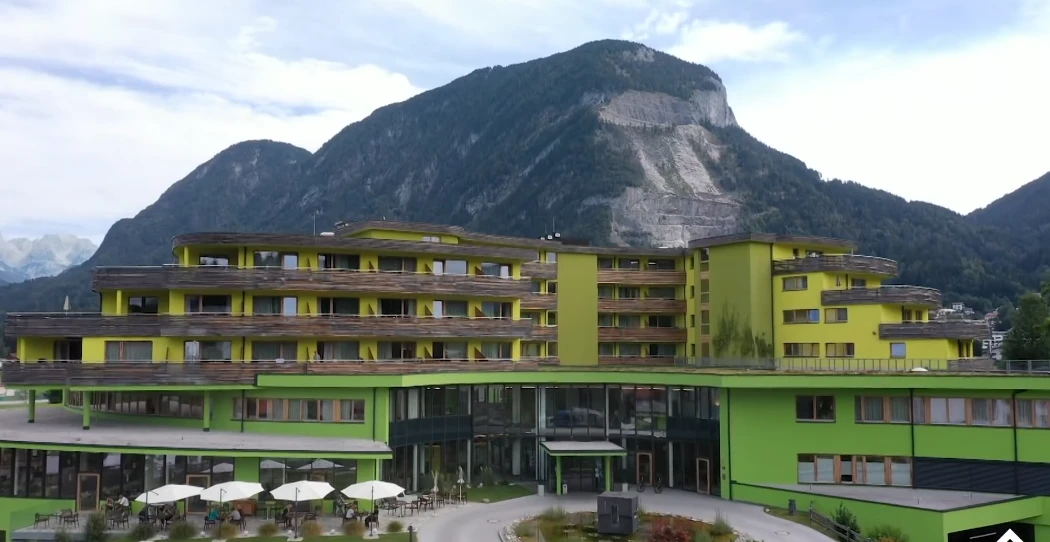 screen-19355729062025.png?v=0