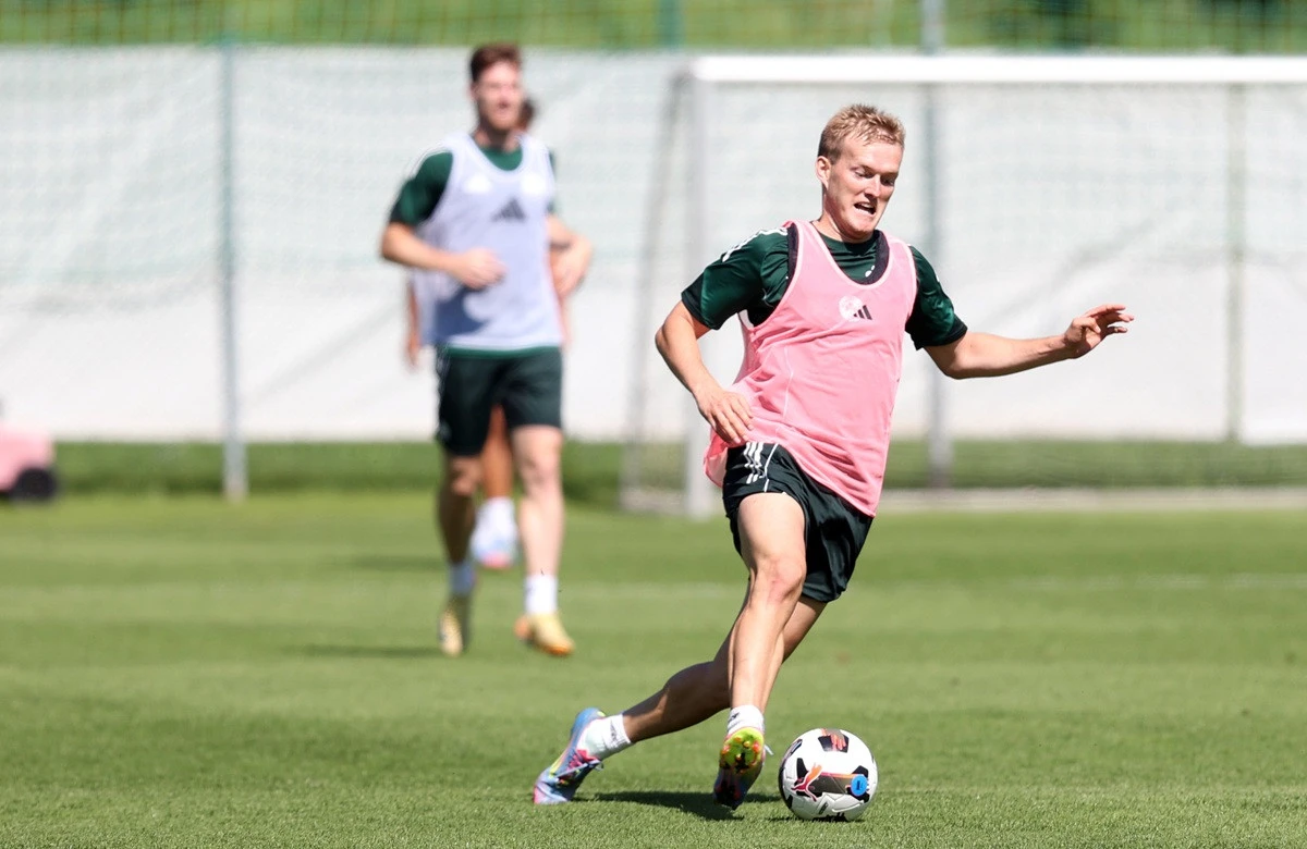 Ο Κάρολ Σφιντέρσκι δεν έχασε... σουτ στην απογευματινή προπόνηση των «πράσινων» - Πηγή: InTime