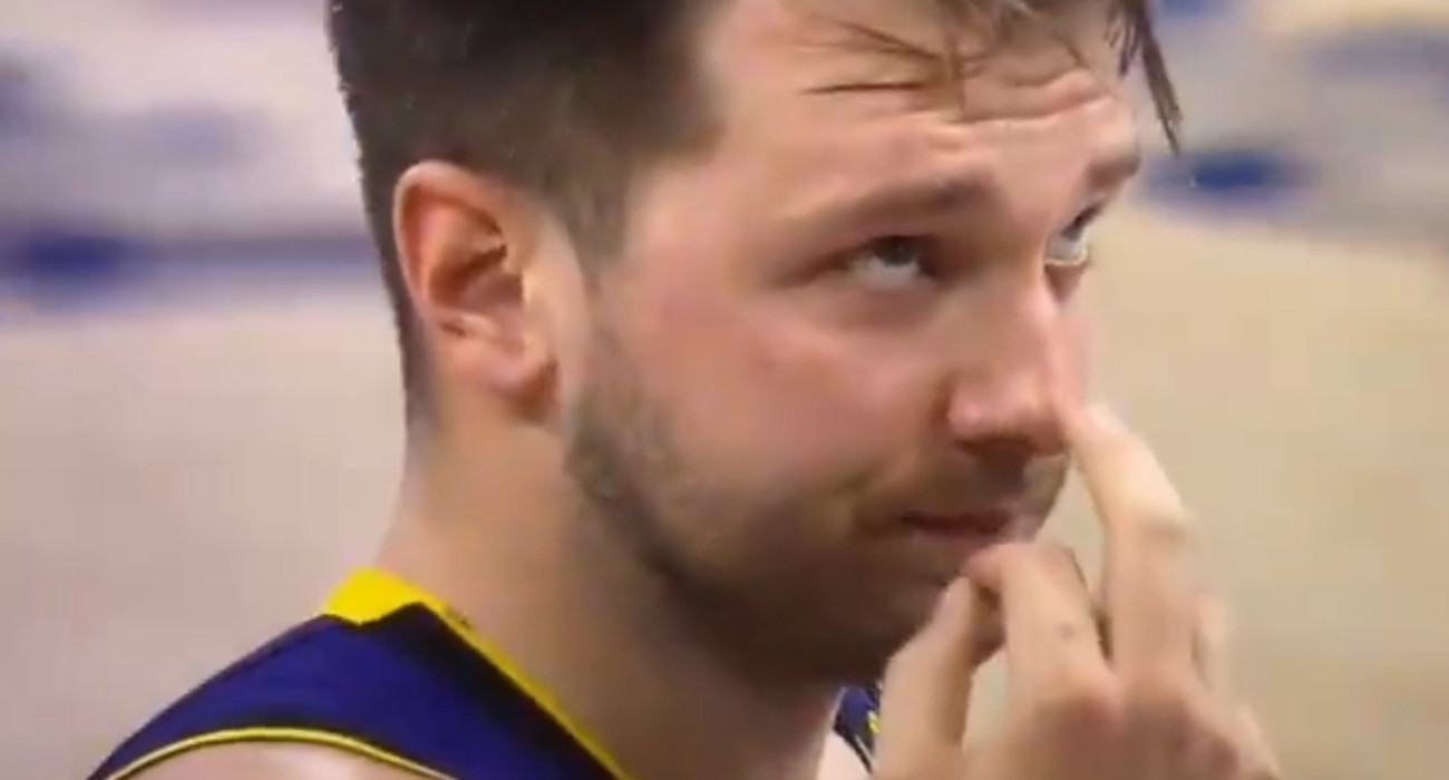 Η χειρονομία του Λούκα Ντόντσιτς / πηγή: YouTube