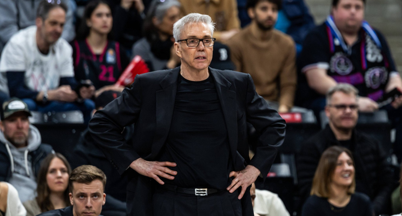 Ο Γκόρντον Χέρμπερτ, τεχνικός της Μπάγερν Μονάχου και της Εθνικής Καναδά / Πηγή: Imago