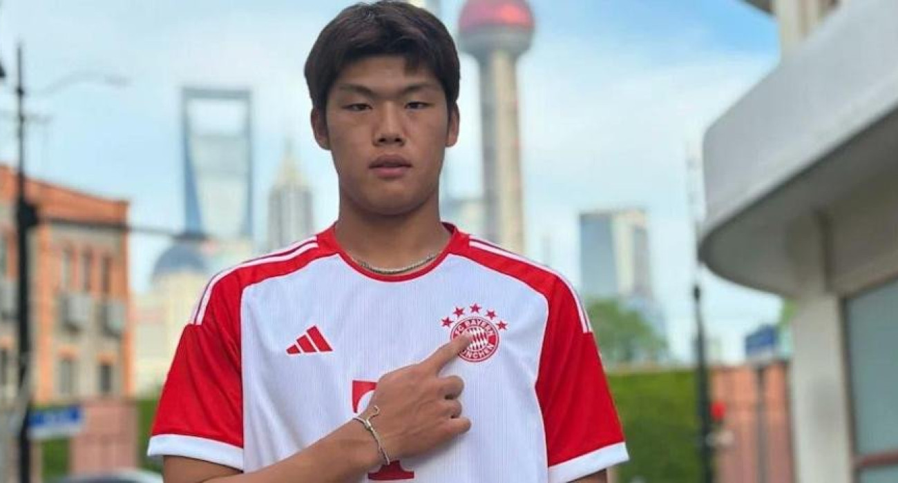 Ο Τζιασουάν Γκούο με τη φανέλα της Μπάγερν/PrtScr