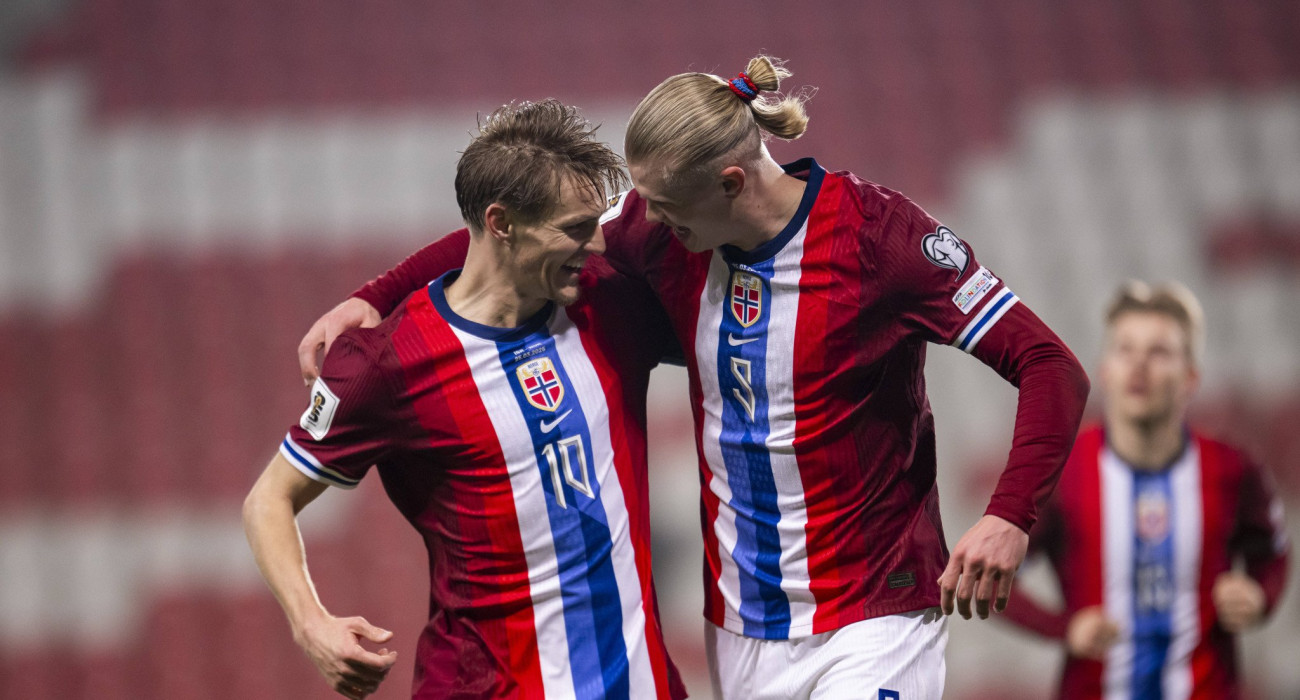 Ο Έρλινγκ Χάαλαντ πανηγυρίζει με τον Μάρτιν Έντεγκαρντ / Πηγή: Imago