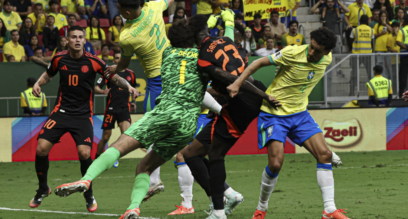 Συναγερμός για Άλισον - Αποχώρησε με χτύπημα στο κεφάλι