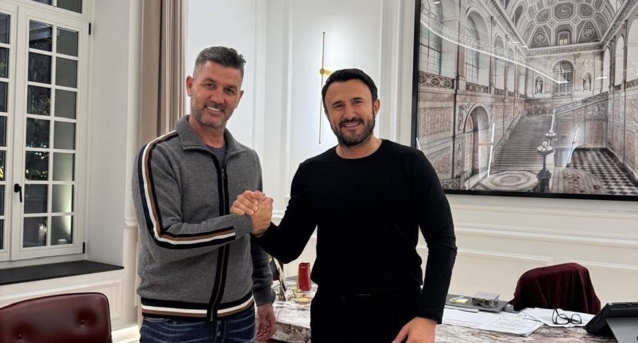 Κάνει χώρο στα νιάτα