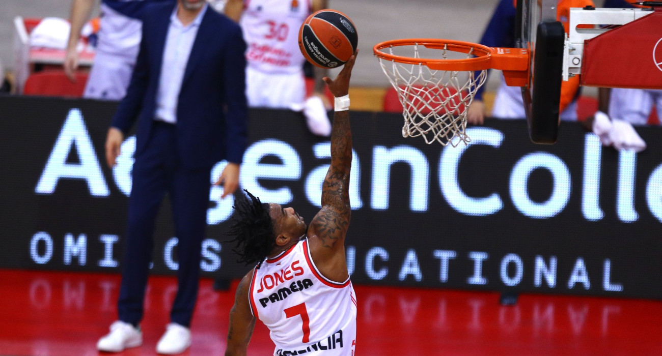 «Πυραυλοκίνητη» η Χάποελ του Ιτούδη: Ανακοίνωσε και τον Κρις Τζόουνς