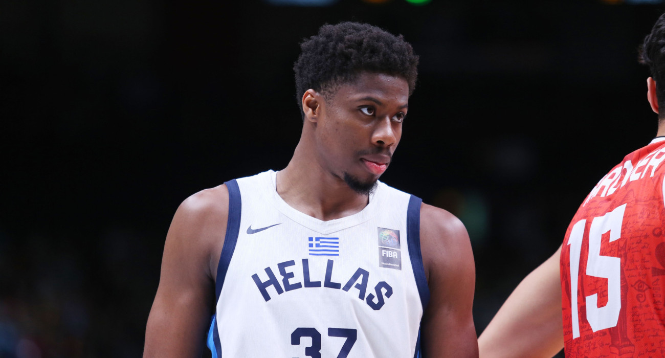 Σε συζητήσεις με τον Κώστα Αντετοκούνμπο ο Ολυμπιακός