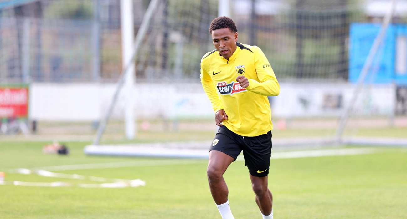 Ο Νίκλας Ελίασον κατά την διάρκεια της προετοιμασίας της ΑΕΚ / Πηγή: Intime