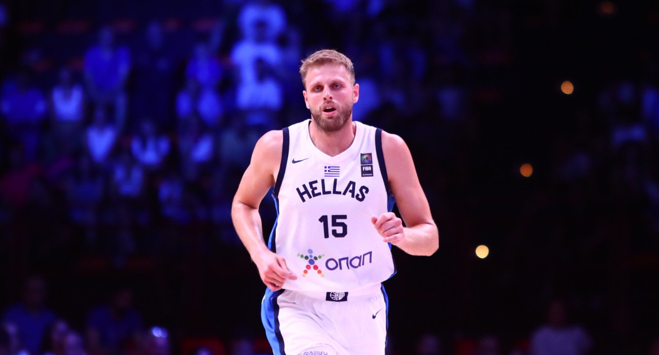 Ο Βασίλης Χαραλαμπόπουλος με την Εθνική Ανδρών, Πηγή: Eurokinissi