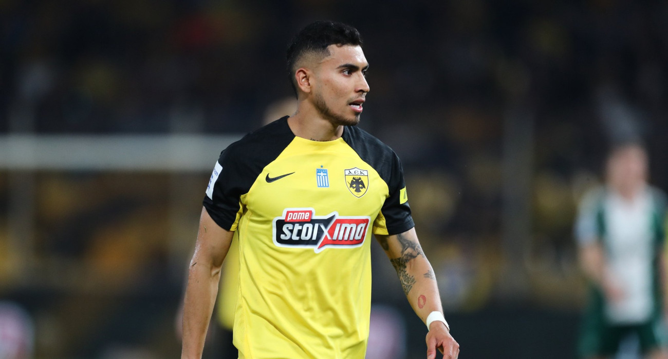 Ο Ορμπελίν Πινέδα με τη φανέλα της ΑΕΚ / Πηγή: Eurokinissi