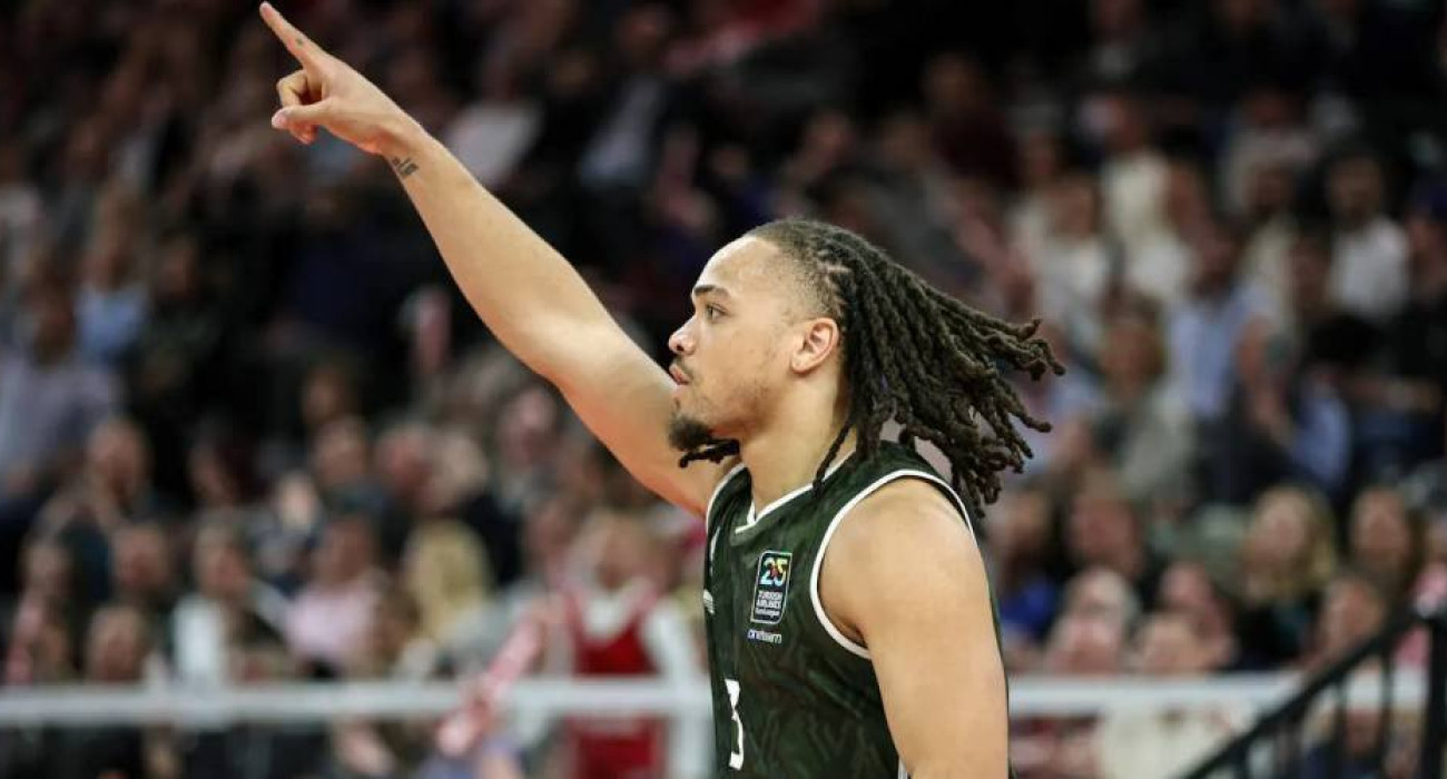 Έριξε... βόμβα με Κάρσεν Έντουαρντς η Βίρτους Μπολόνια