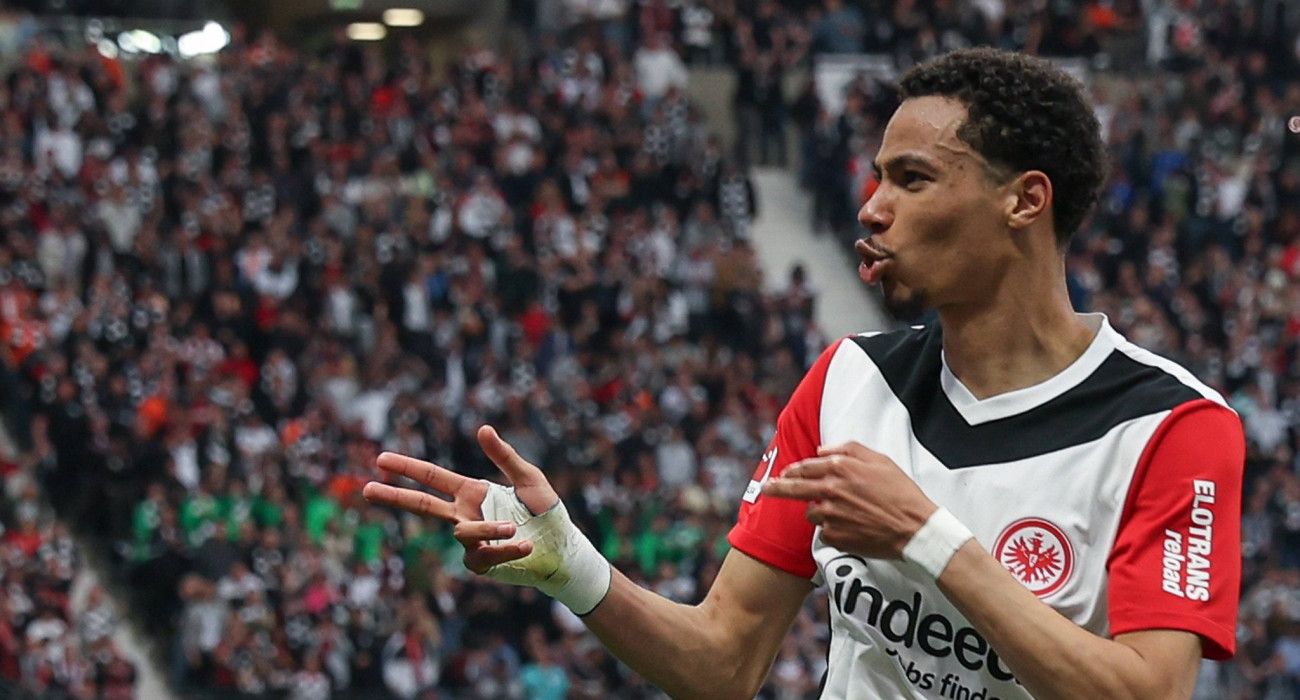 Ο Ούγκο Εκιτίκε πανηγυρίζει με την Άιντραχτ Φρανκφούρτης/Πηγή: Imago