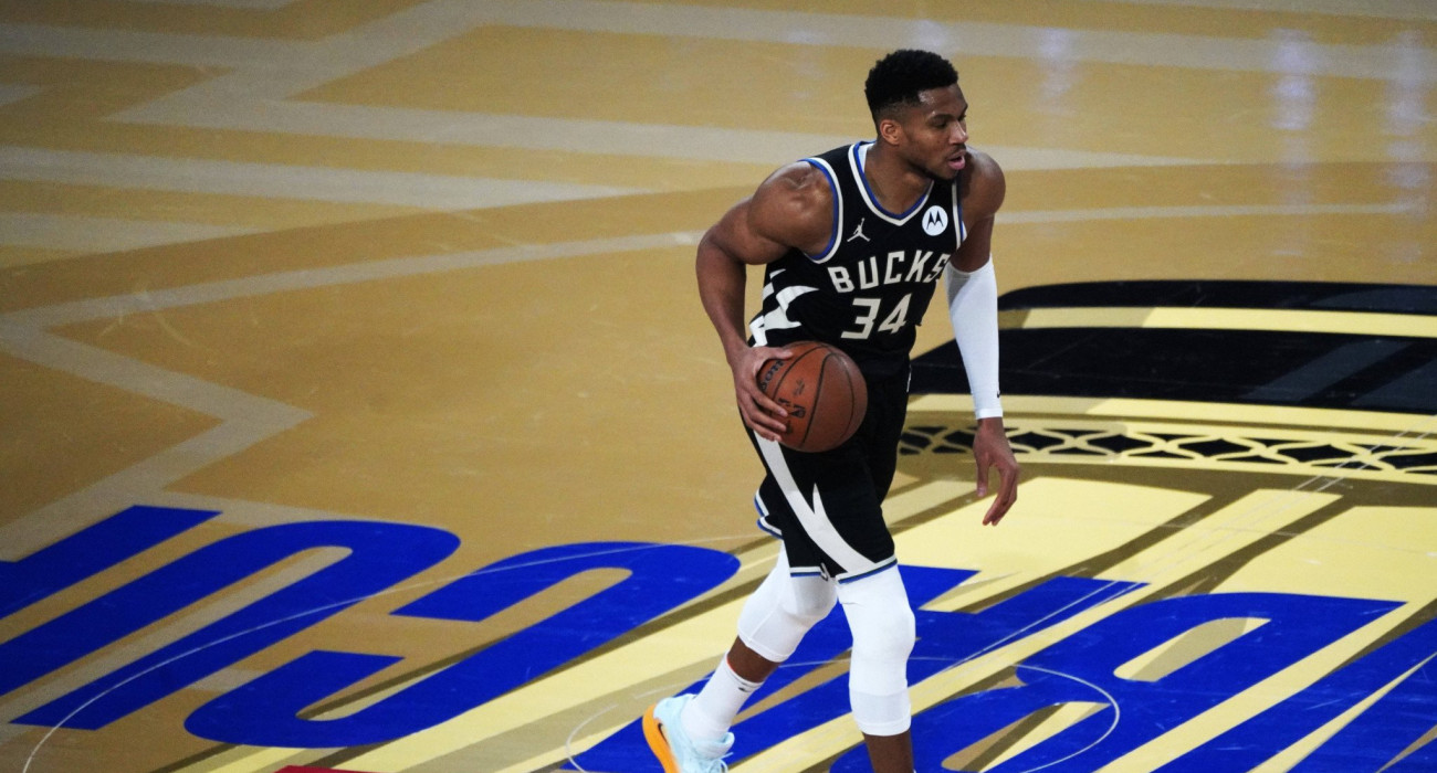 Ο Γιάννης Αντετοκούνμπο με τη φανέλα των Μπακς, Πηγή: Imago