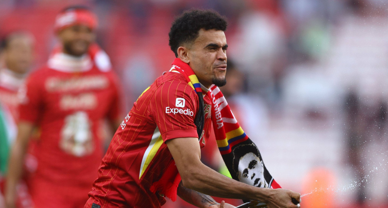 Ο Λούις Ντίαζ πανηγυρίζει την κατάκτηση του πρωταθλήματος/ Πηγή: Imago