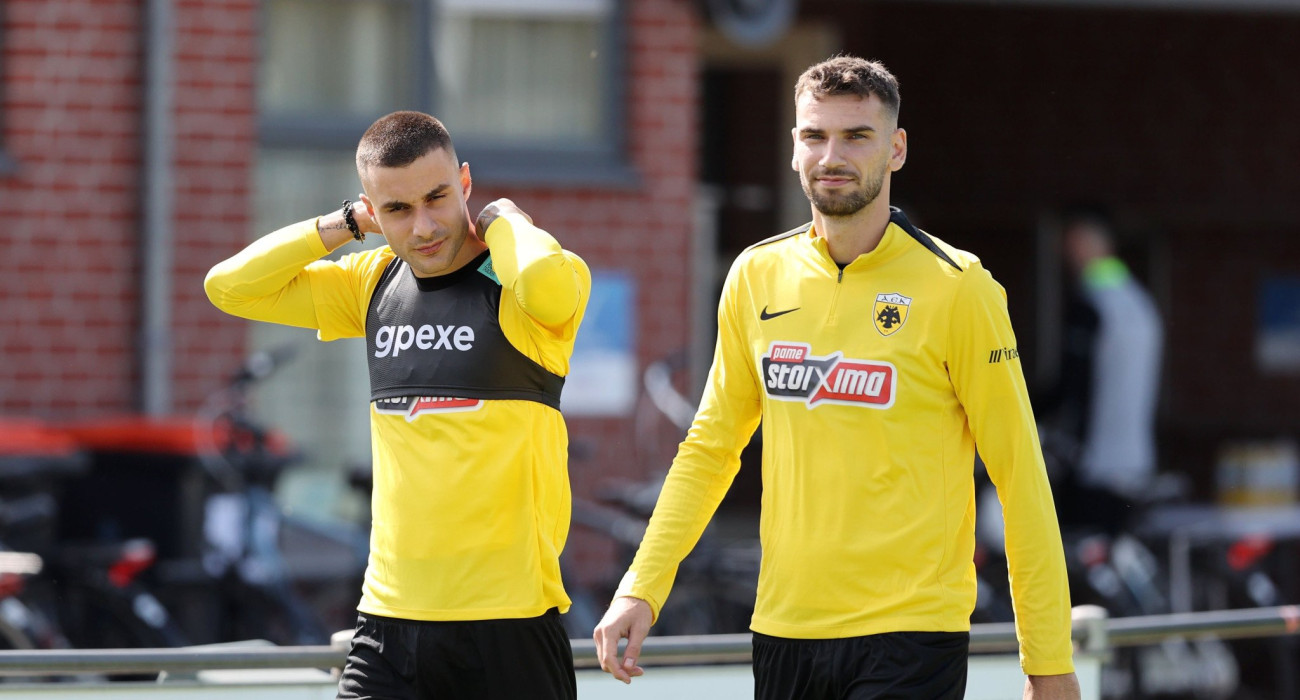 Ο Γεράσιμος Μήτογλου με τον Κωνσταντίνο Χρυσόπουλο στην προετοιμασία της ΑΕΚ / Πηγή: Intime