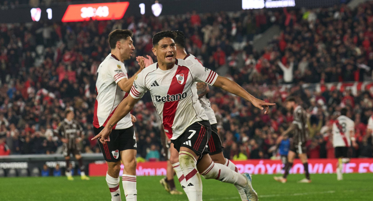 Οι παίκτες της Ρίβερ Πλέιτ πανηγυρίζουν / Πηγή: Imago