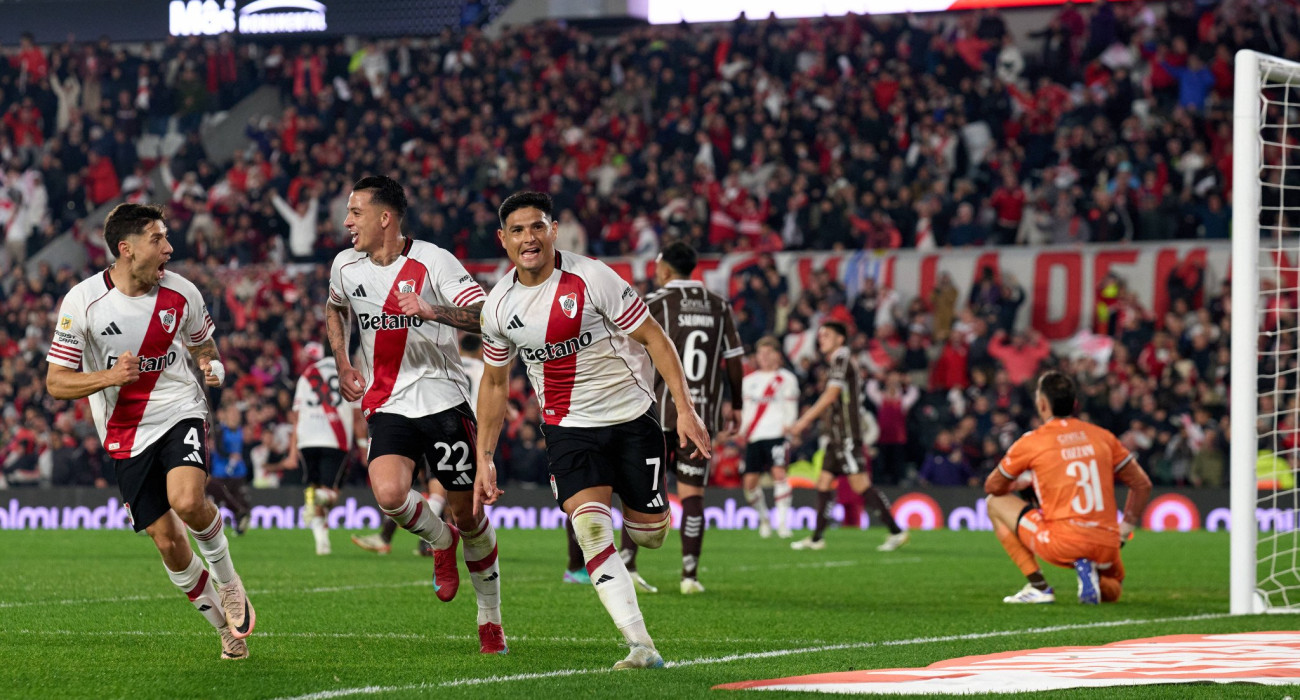 Οι ποδοσφαιριστές της Ρίβερ Πλέιτ πανηγυρίζουν / Πηγή: Imago