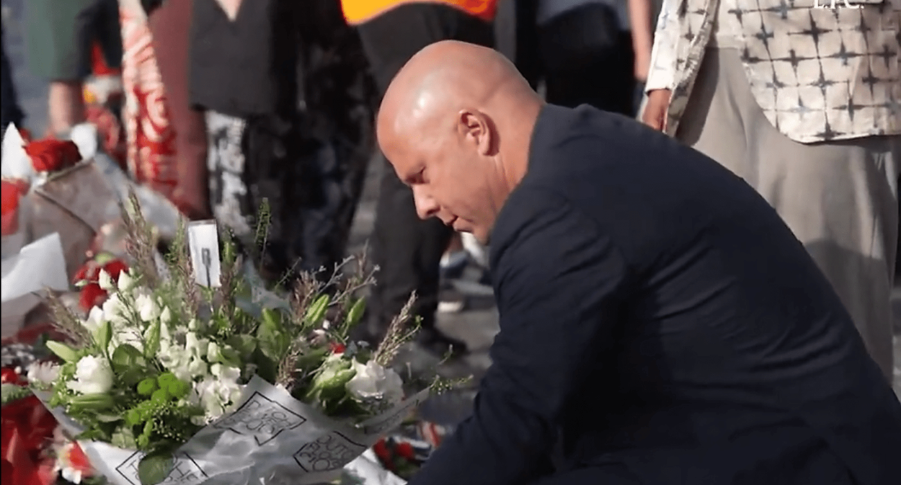 Αφησε λουλούδια για τον Ζότα ο Σλοτ και συγκίνησε: «Είχαμε τα ίδια όνειρα» (video)