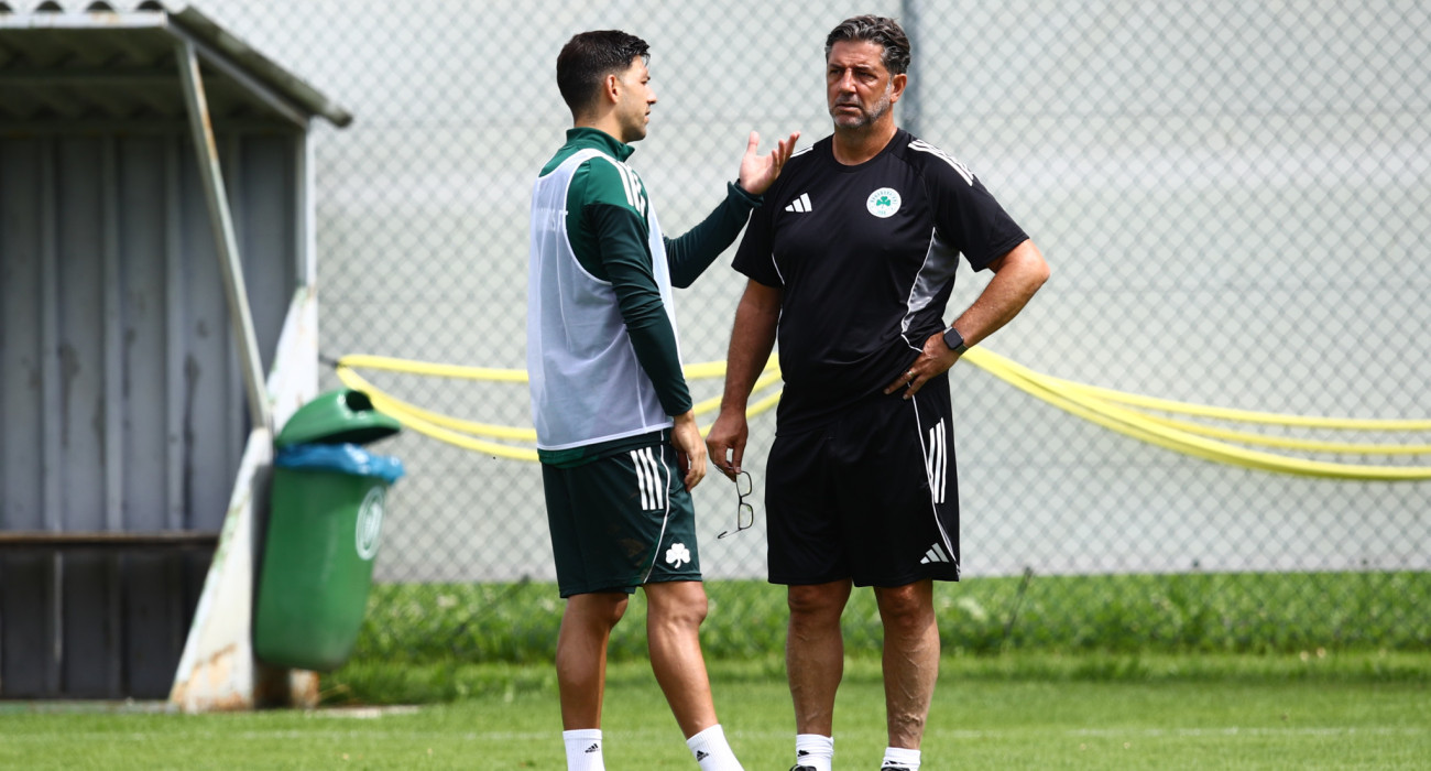 Ο Ρουί Βιτόρια με τον Τάσο Μπακασέτα - ΠΗΓΗ: Eurokinissi