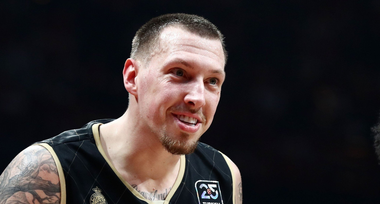 Βάζει τέλος στα σενάρια ο Τάις και μένει στο Μονακό