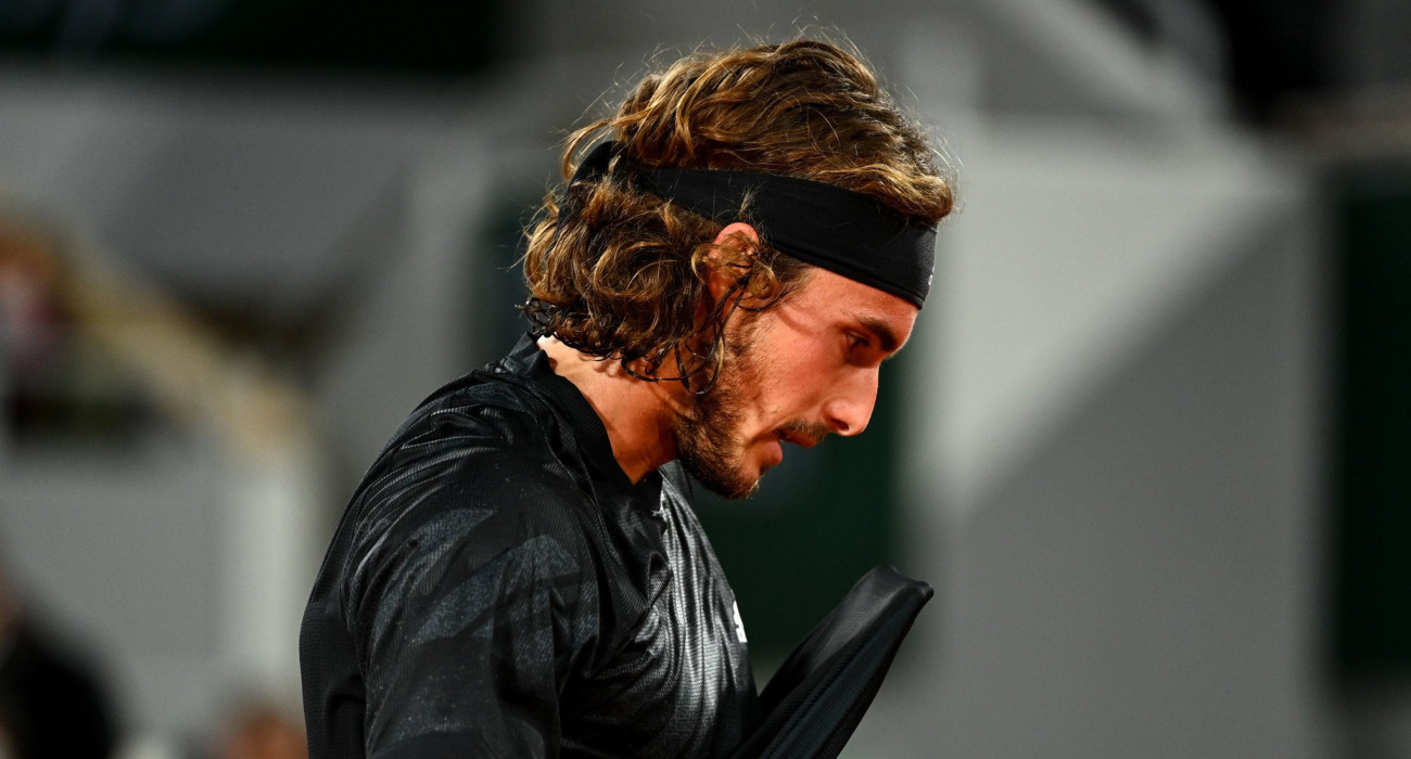 Ο Στέφανος Τσιτσιπάς κατά την διάρκεια αγώνα του στο Roland Garros / Πηγή: Eurokinissi