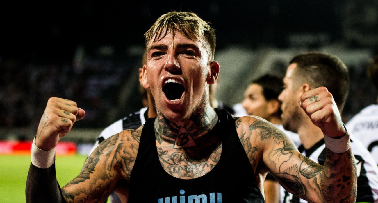 Ο Μπράντον Τόμας στον αγώνα του ΠΑΟΚ με τη Χαρτς στο Europa Conference League / Πηγή: Eurokinissi