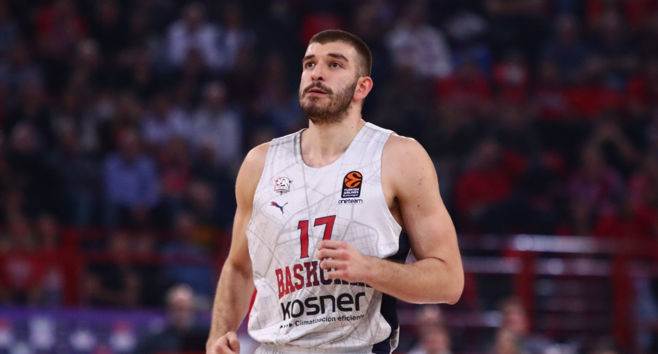 Ο Νίκος Ρογκαβόπουλος με τη φανέλα της Μπασκόνια / Πηγή: Eurokinissi