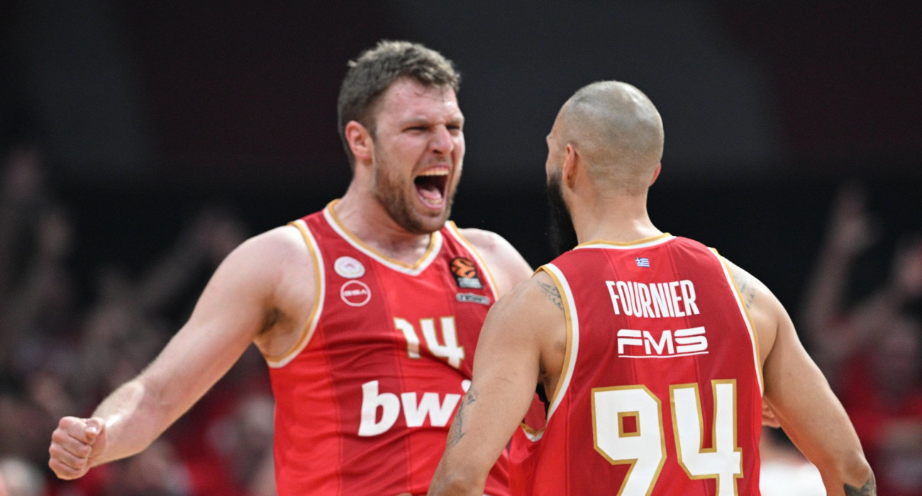 Οι Σάσα Βεζένκοφ και Εβάν Φουρνιέ πανηγυρίζουν / Πηγή: Eurokinissi