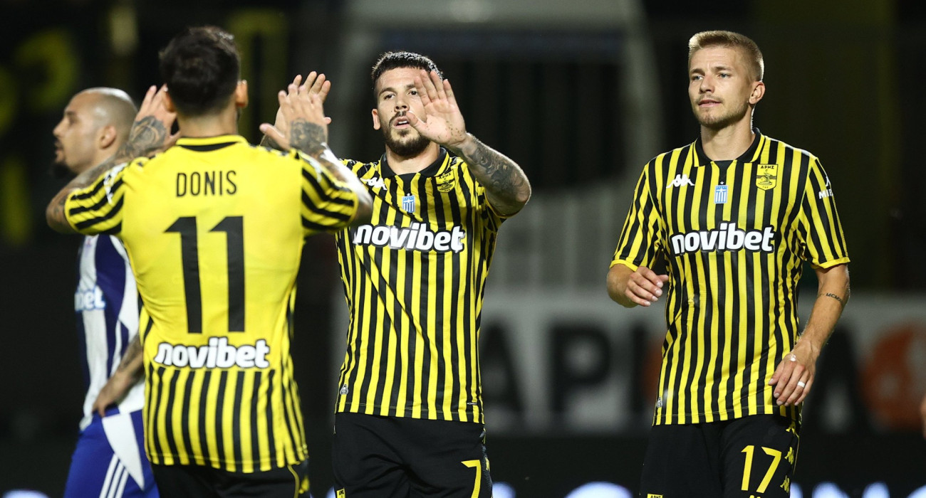 Οι παίκτες του Άρη πανηγυρίζουν / Πηγή: Eurokinissi