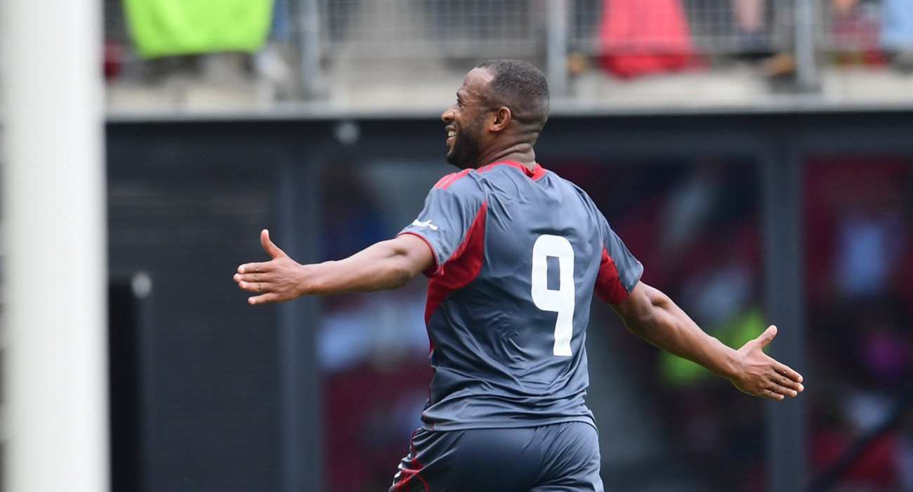 Ο Αγιούμπ Ελ Κααμπί πανυγηρίζει το δεύτερο γκολ του στο φιλικό με την Άλκμααρ/ Πηγή: Eurokinissi