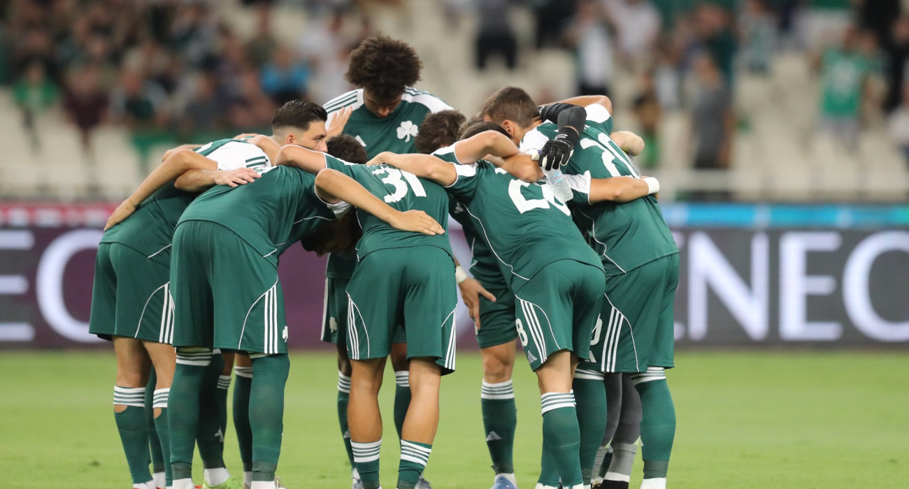 Οι παίκτες του Παναθηναϊκού δίνουν «όρκο νίκης» / Πηγή: Eurokinissi