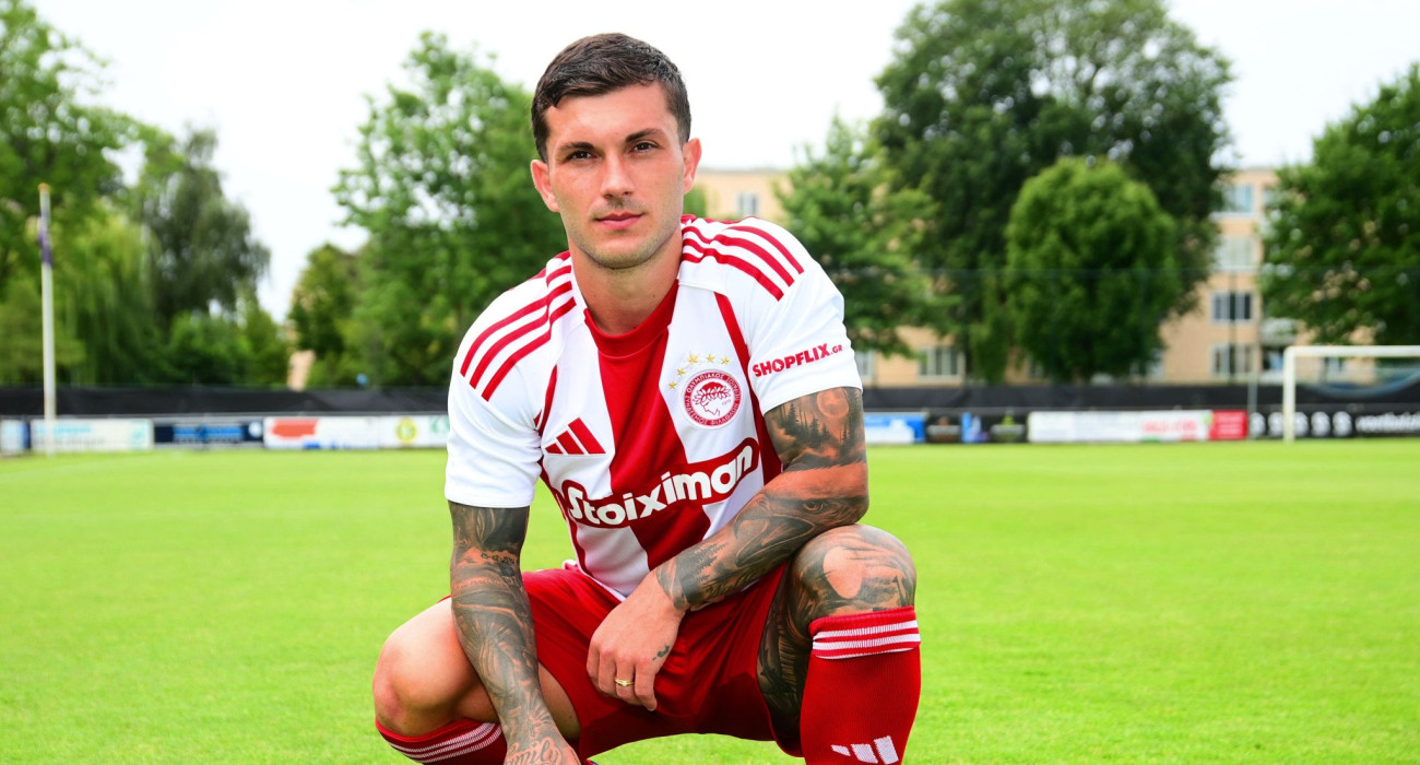 Ο Γκάμπριελ Στρεφέτσα κατά τη παρουσίασή του από τον Ολυμπιακό / Πηγή: Eurokinissi