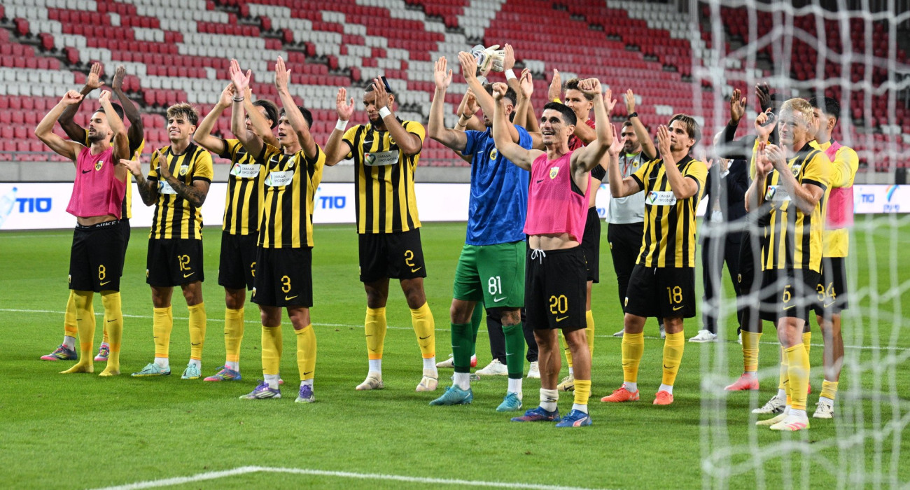 Οι παίκτες της ΑΕΚ πανηγυρίζουν την πρόκριση επί της Χάποελ Μπερ Σεβά/Πηγή! Eurokinissi