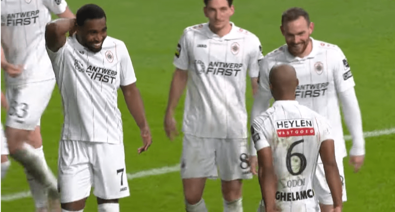 Οι παίκτες της Άντβερπ πανηγυρίζουν / Screenshot