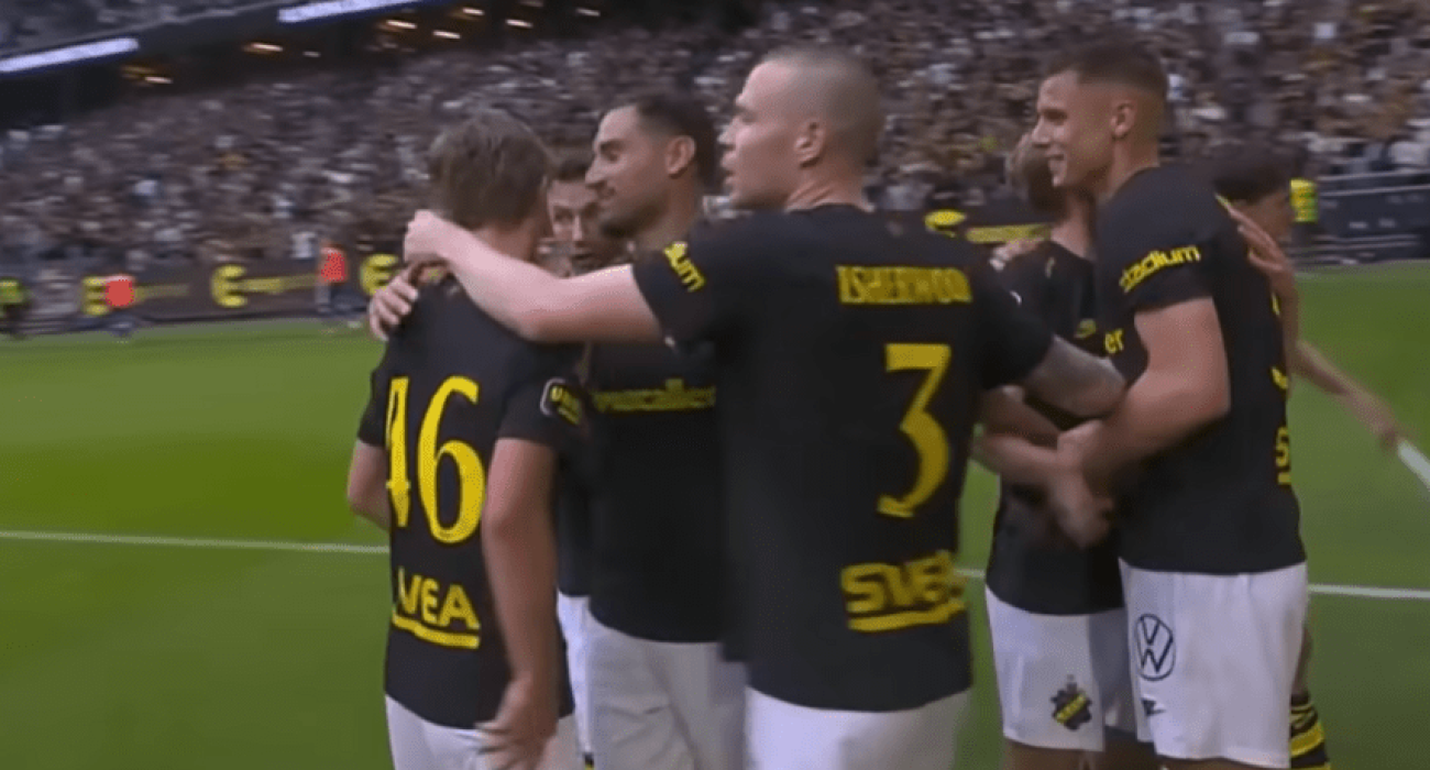 Οι παίκτες της Αΐκ Στοκχόλμης πανηγυρίζουν / Screenshot