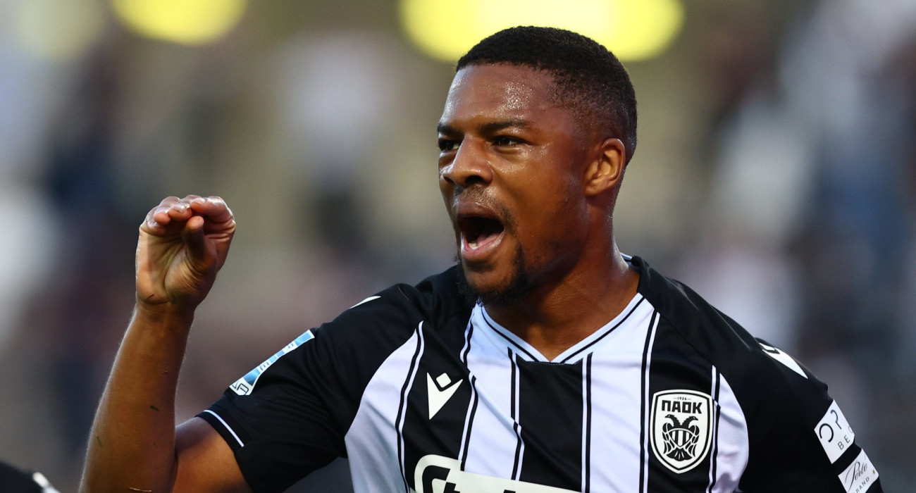 Ο Τσούμπα Άκπομ με τη φανέλα του ΠΑΟΚ / Πηγή: Eurokinissi