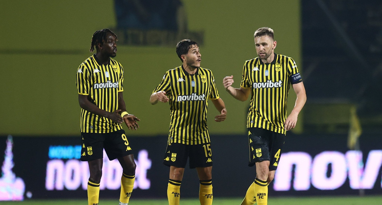 Παίκτες του Άρη στο ματς με την Αράζ / Πηγή: Eurokinissi