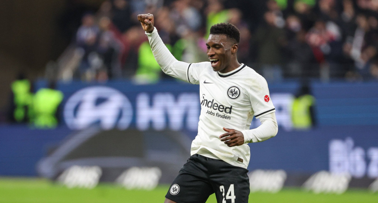 Ο Αουρέλιο Μπούτα πανηγυρίζει με την Άιντραχτ Φρανκφούρτης / Πηγή: Imago