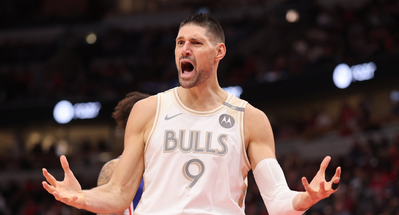 Ο Νίκολα Βο΄ύτσεβιτς με τη φανέλα των Σικάγο Μπουλς. Πηγή: Michael Reaves/Getty Images/Ideal Images