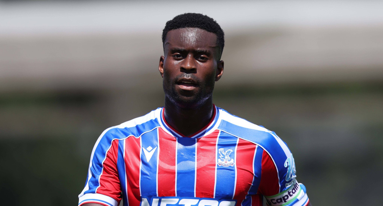 Ο Μαρκ Γκουέχι με τη φανέλα της Κρίσταλ Πάλας / Πηγή: Imago