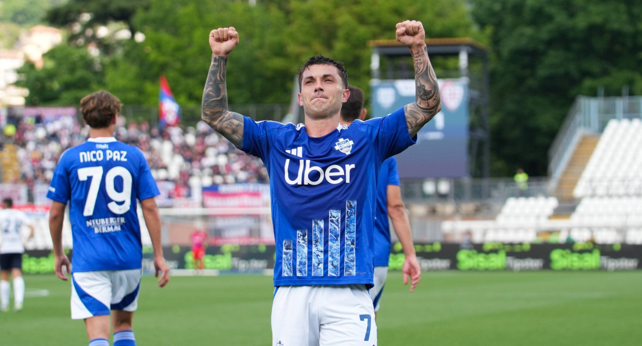 Ο Γκάμπριελ Στρεφέτσα με την φανέλα της Κόμο / Πηγή: Imago