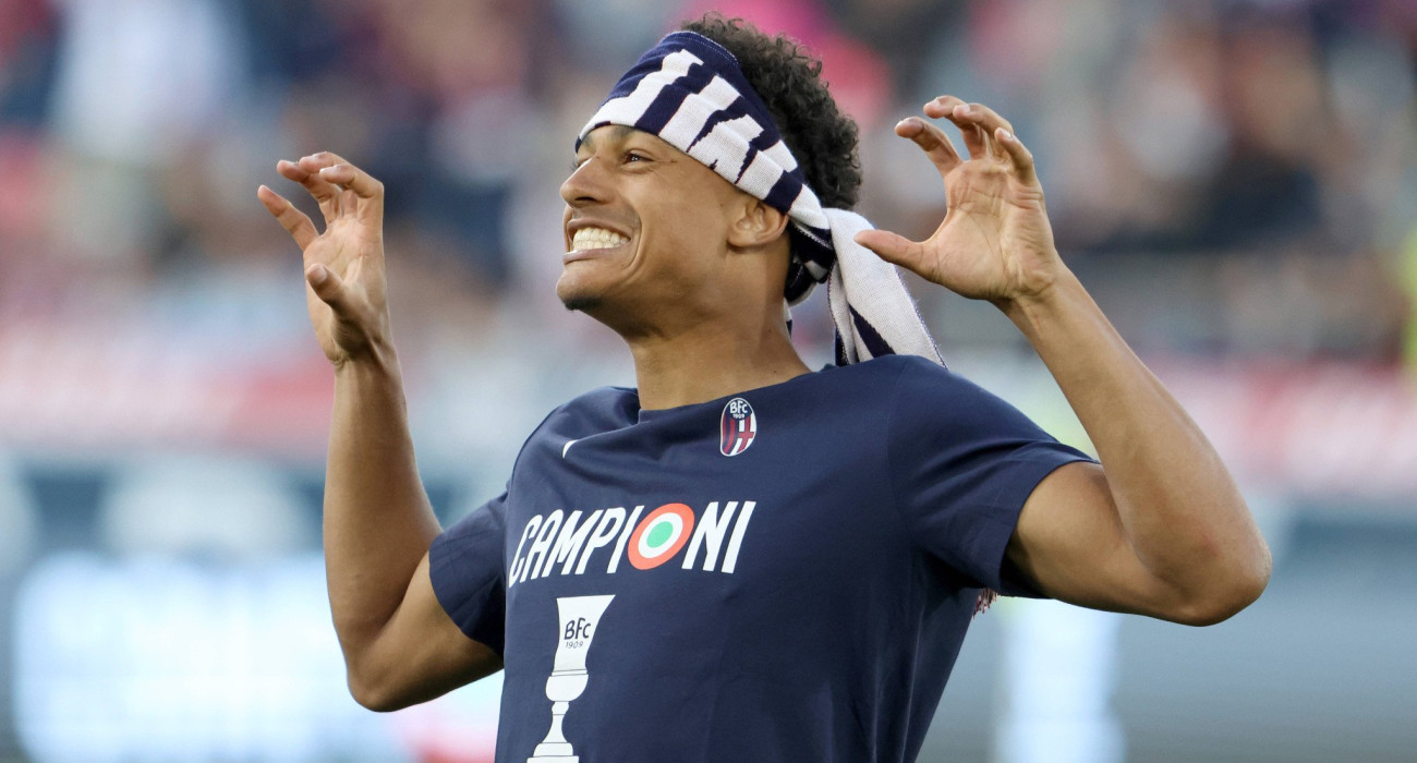 Ο Νταν Εντόι πανυγηρίζει την κατάκτηση του ιταλικού κυπέλλου/ Πηγή: Imago