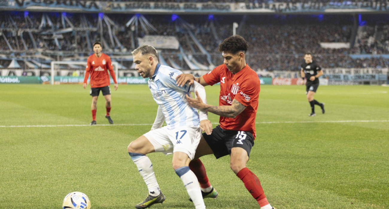 Στιγμιότυπο από την αναμέτρηση της Ρασίνγκ με την Εστουντιάντες / Πηγή: Imago