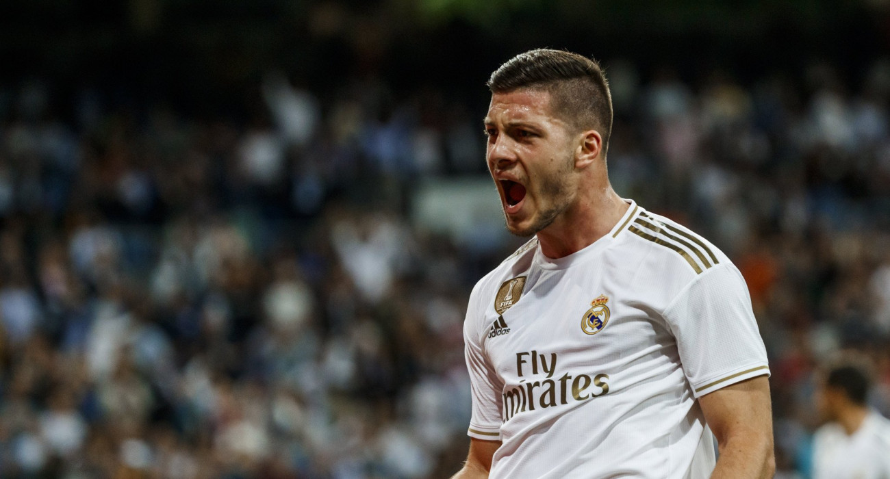 Ο Λούκα Γιόβιτς με τη φανέλα της Ρεάλ Μαδρίτης /Πηγή: Imago