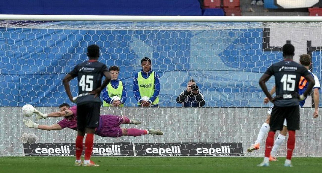 Ο Στέφανος Καπίνο με τη φανέλα της Βίντερτουρ