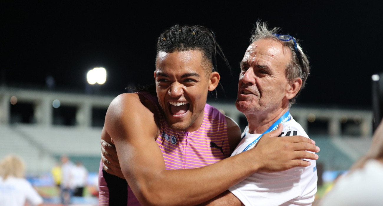 Ο Εμμανουήλ Καραλής πανηγυρίζει μετά το πανελλήνιο ρεκόρ / Πηγή: Eurokinissi