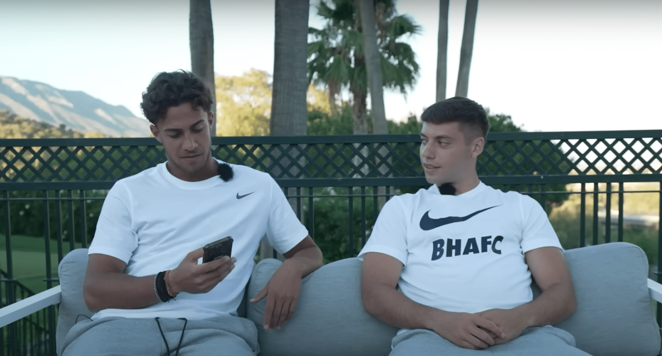 Ο Μπάμπης Κωστούλας με τον Στέφανο Τζίμα / Screenshot