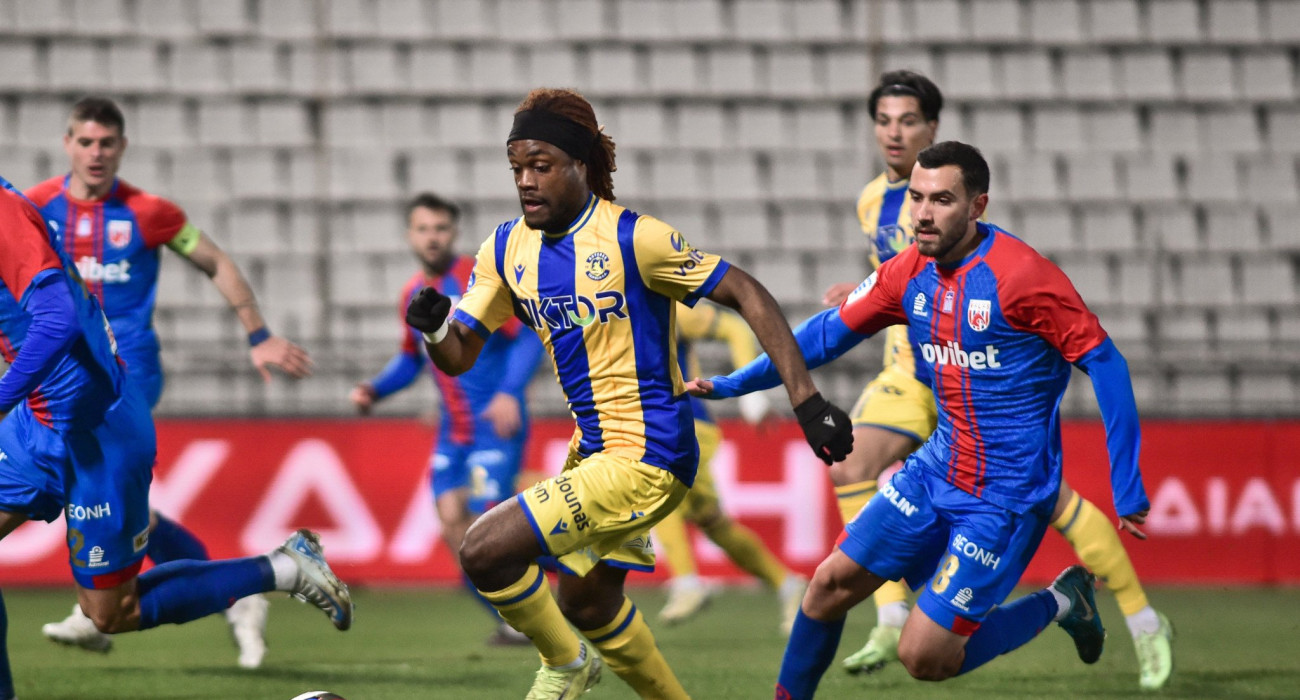 Ο Ερίκ Μπιλέ σε αγώνα του Αστέρα Aktor / Πηγή: Eurokinissi