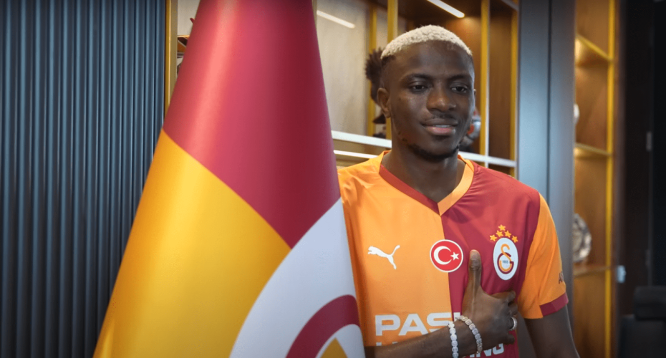 Ο Βίκτορ Όσιμεν στη Γαλατασαράι / Screenshot