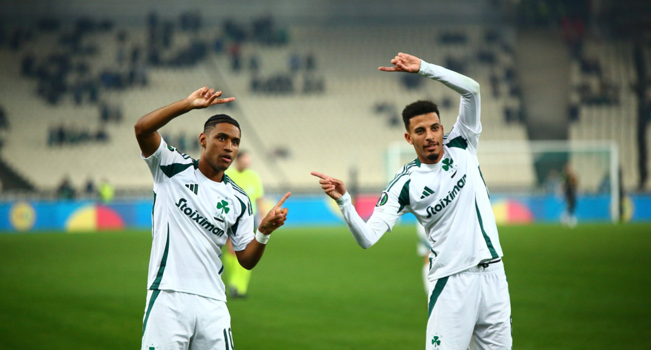 O Ουναΐ  πανηγυρίζει με τον Τετέ στον Παναθηναϊκό / Πηγή: Eurokinissi